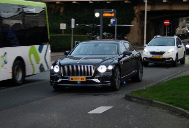 Bentley Flying Spur V8 2021