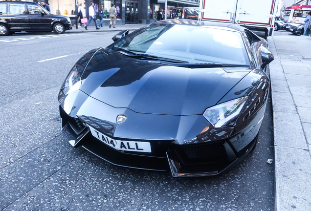 Lamborghini Aventador LP700-4