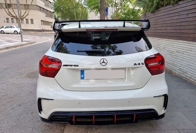 Mercedes-AMG A 45 W176 2015