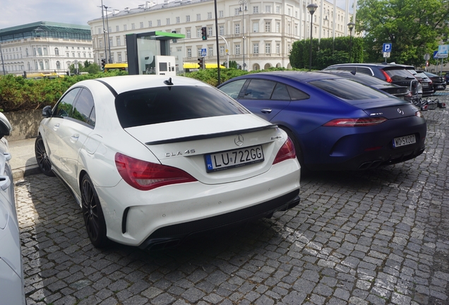 Mercedes-Benz CLA 45 AMG C117