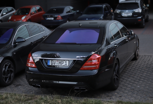 Mercedes-Benz S 63 AMG W221 2011