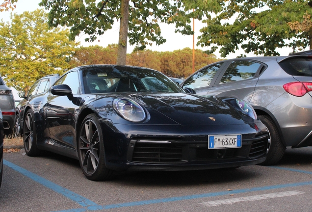 Porsche 992 Carrera 4S