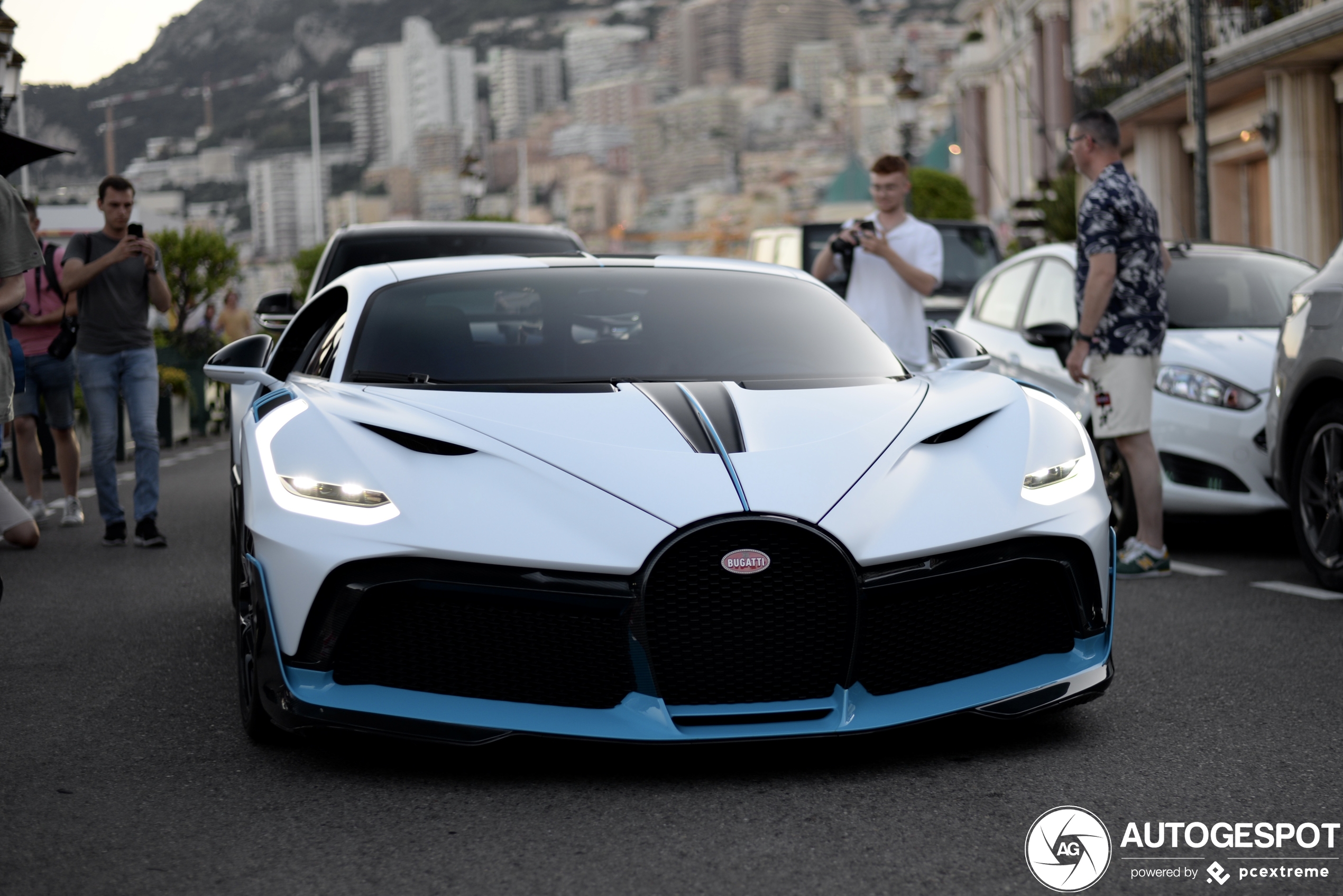 Bugatti Divo uit Qatar zet Monaco op stelten