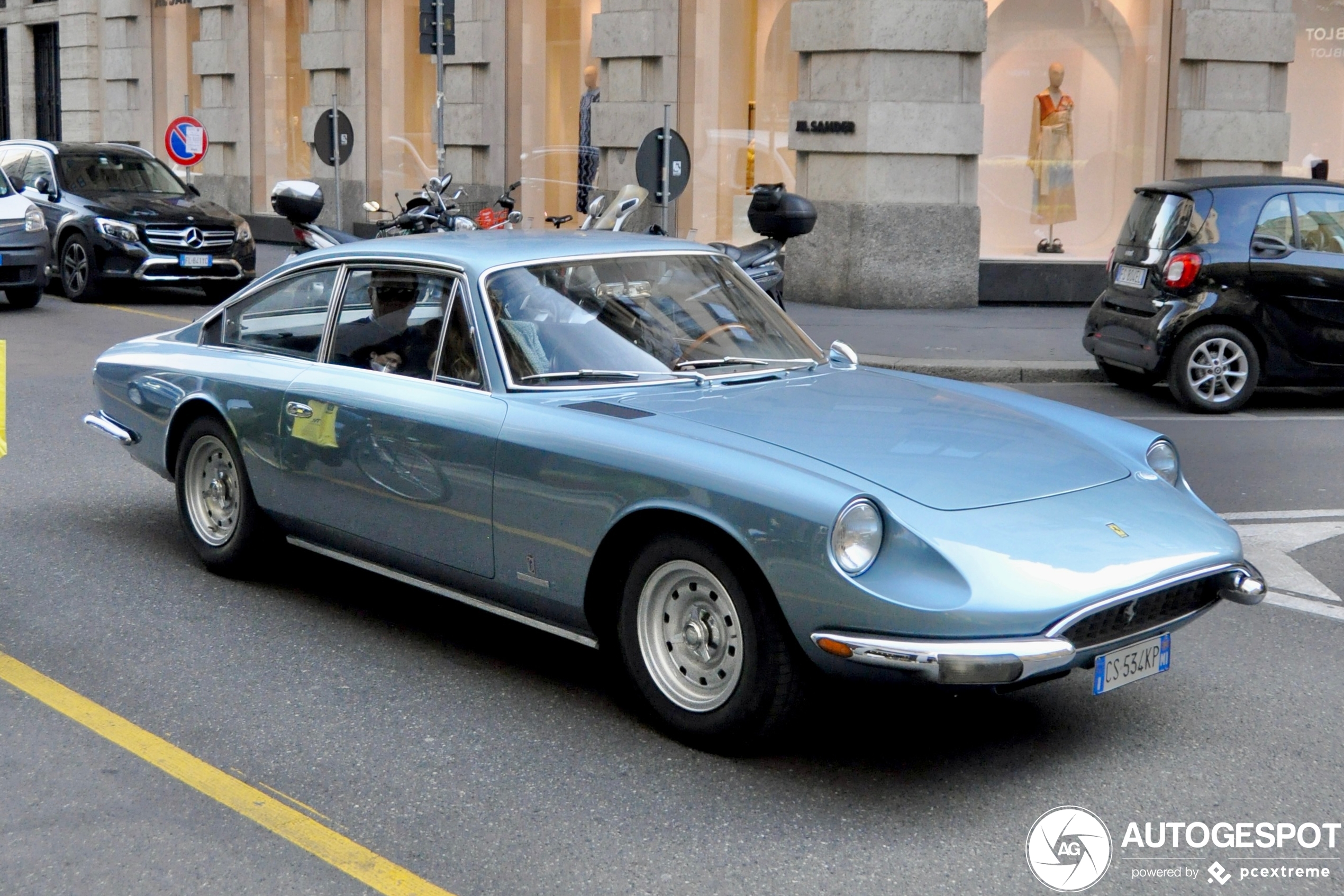 Ferrari 365 GT 2+2