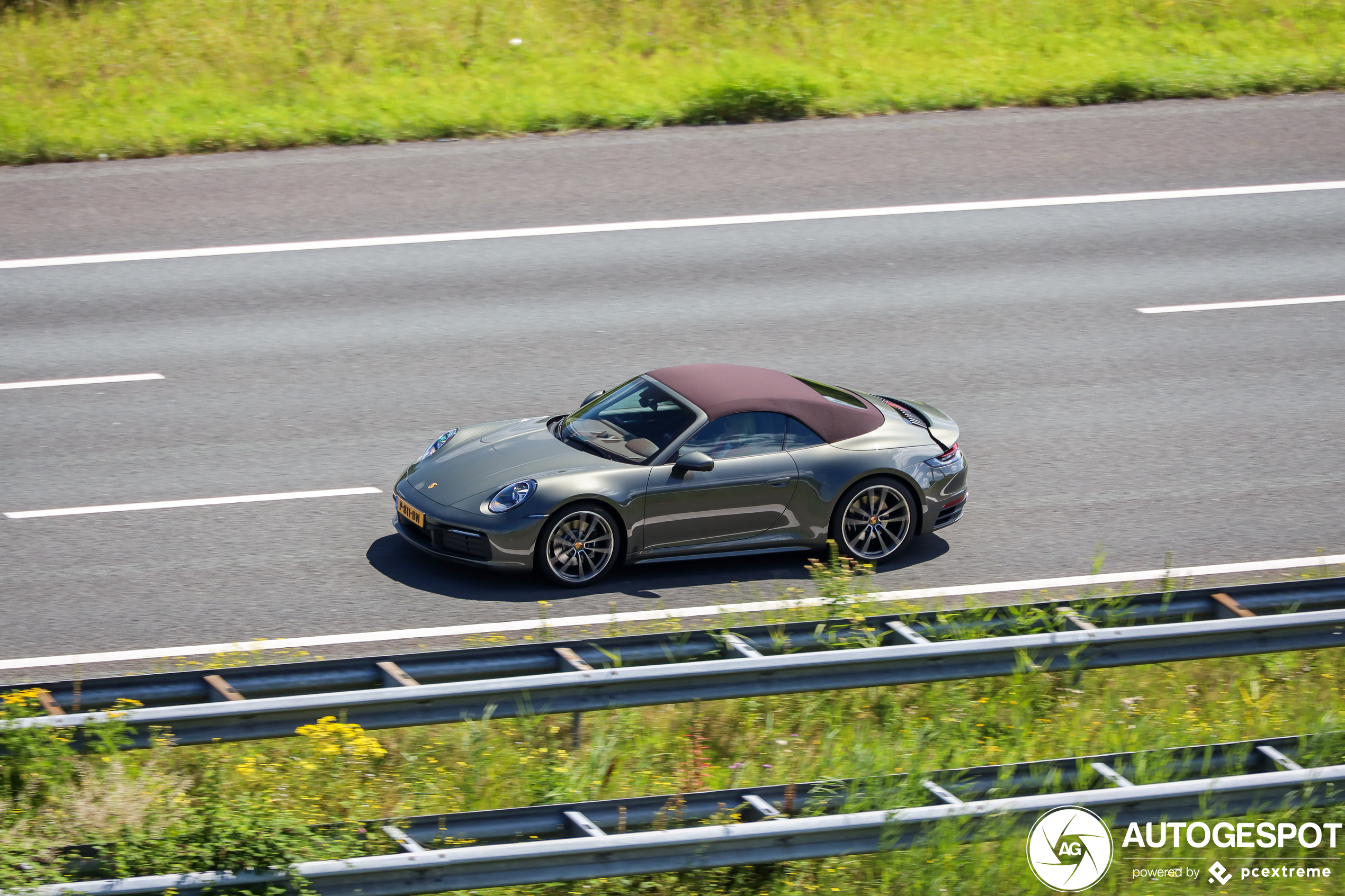 Porsche 992 Carrera 4S Cabriolet