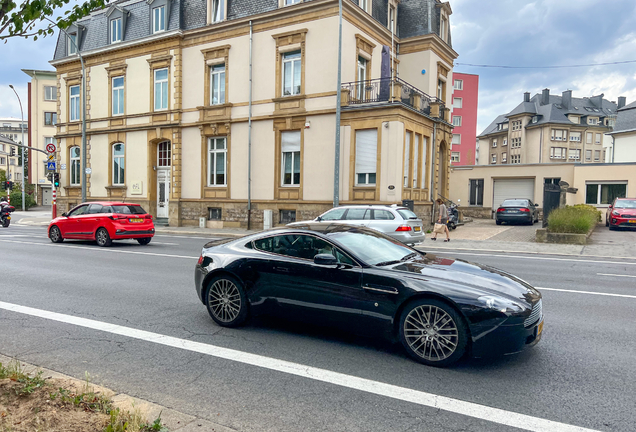 Aston Martin V8 Vantage