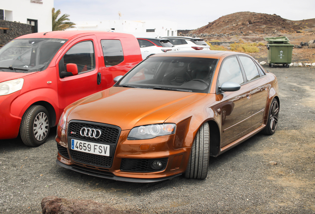 Audi RS4 Sedan