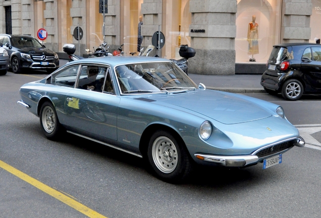 Ferrari 365 GT 2+2