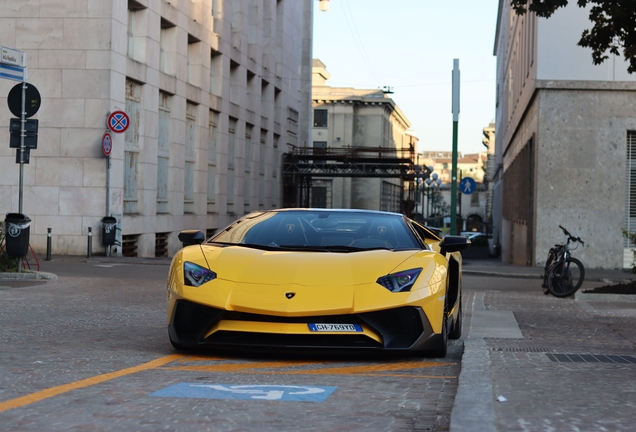 Lamborghini Aventador LP750-4 SuperVeloce Roadster