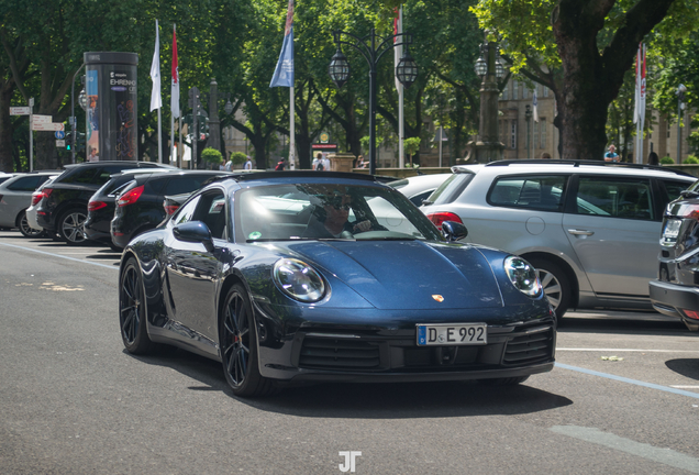 Porsche 992 Carrera 4S