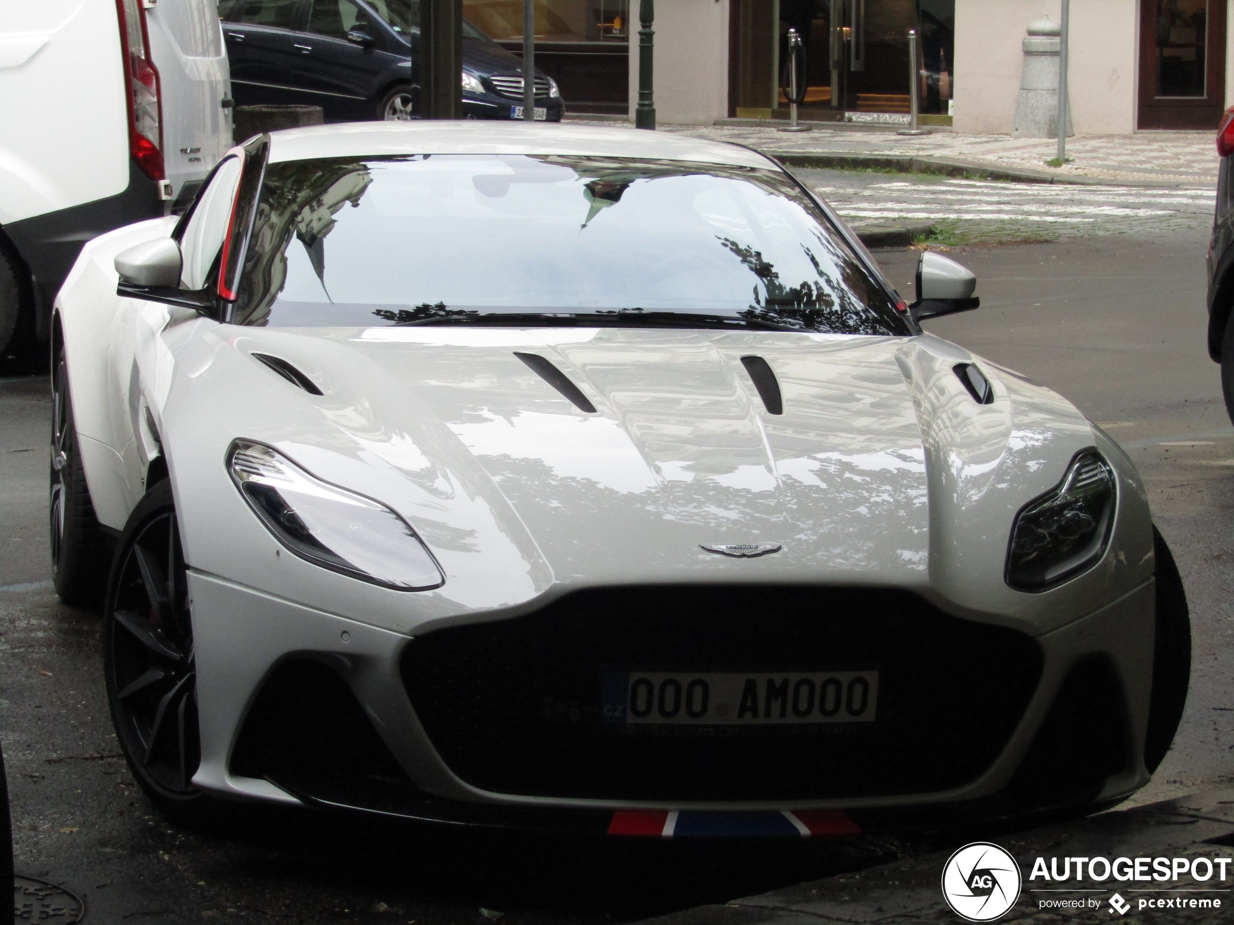 Aston Martin DB11