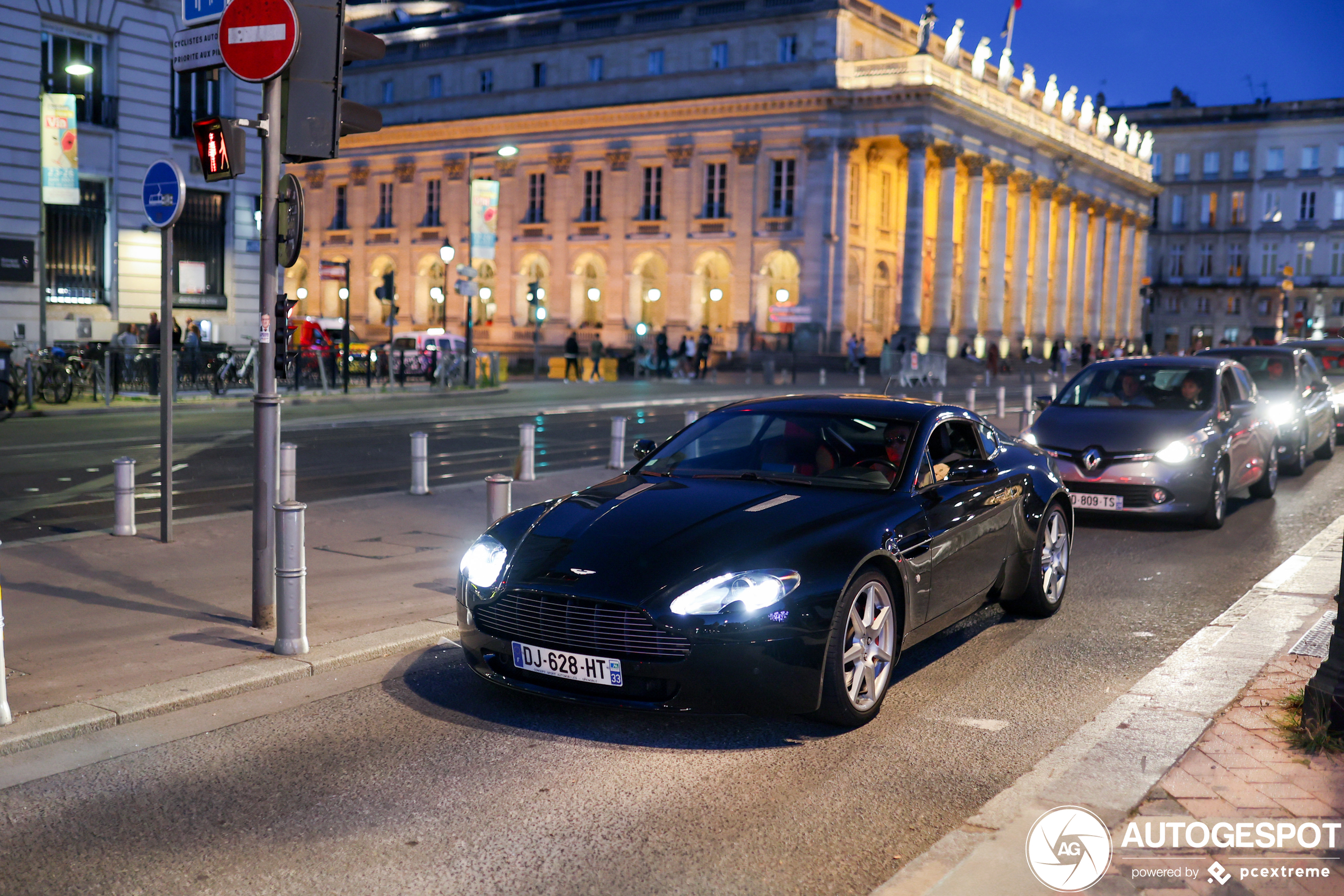 Aston Martin V8 Vantage