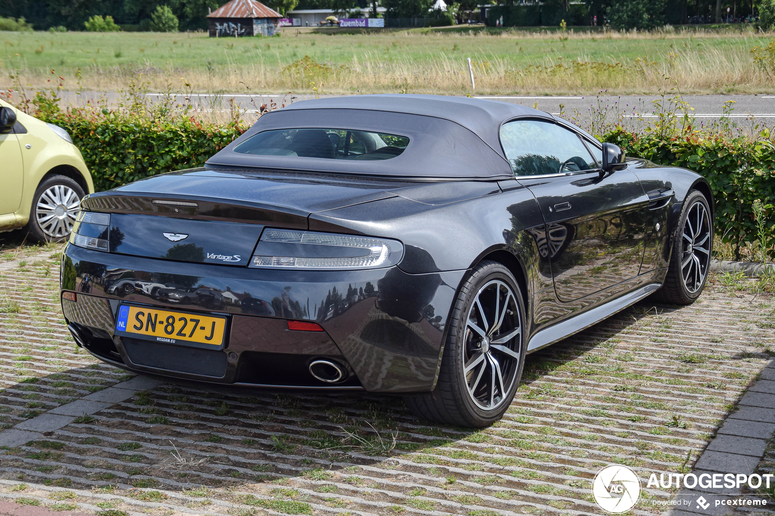 Aston Martin V8 Vantage S Roadster