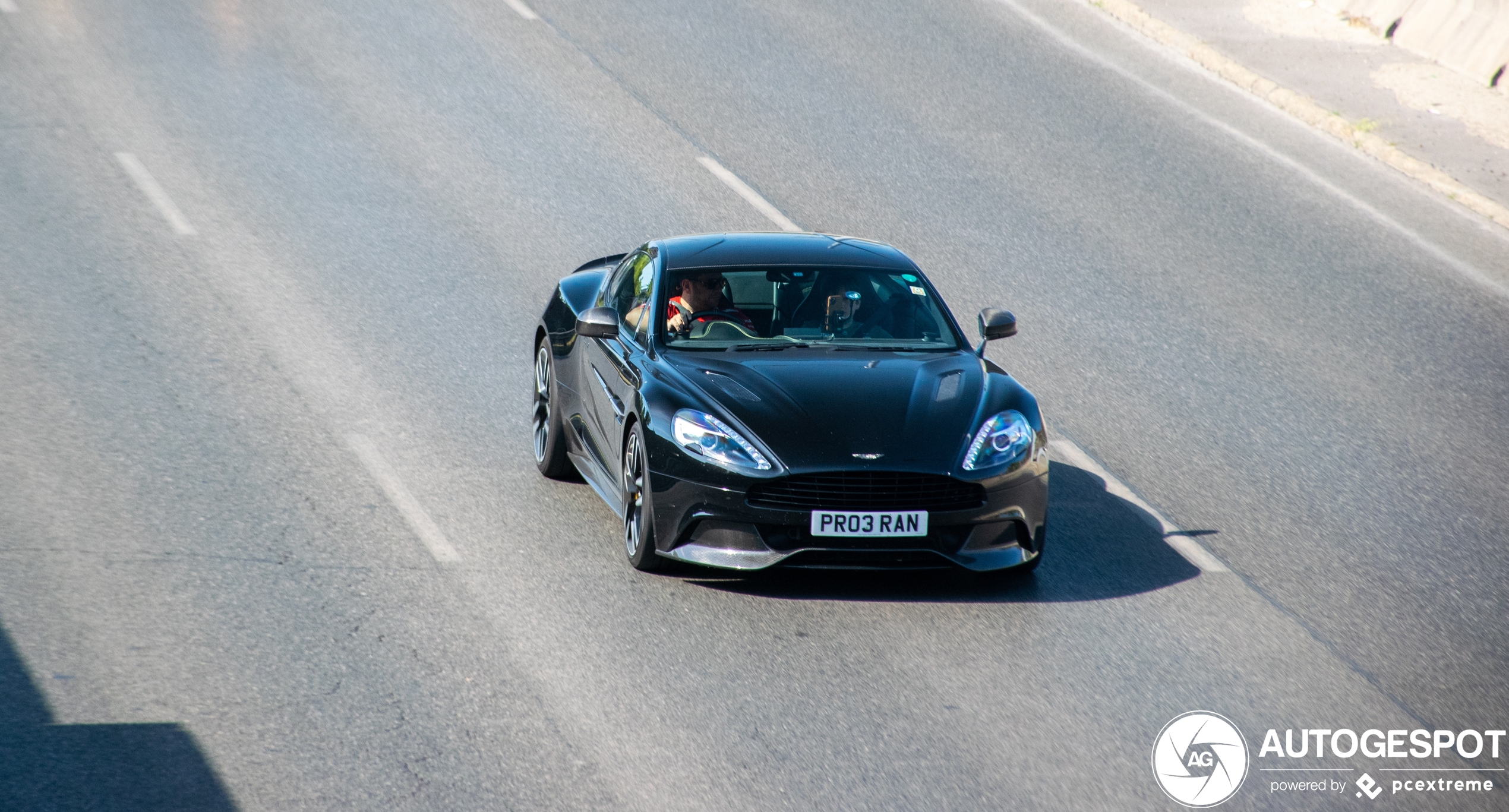 Aston Martin Vanquish 2015 Carbon Black Edition