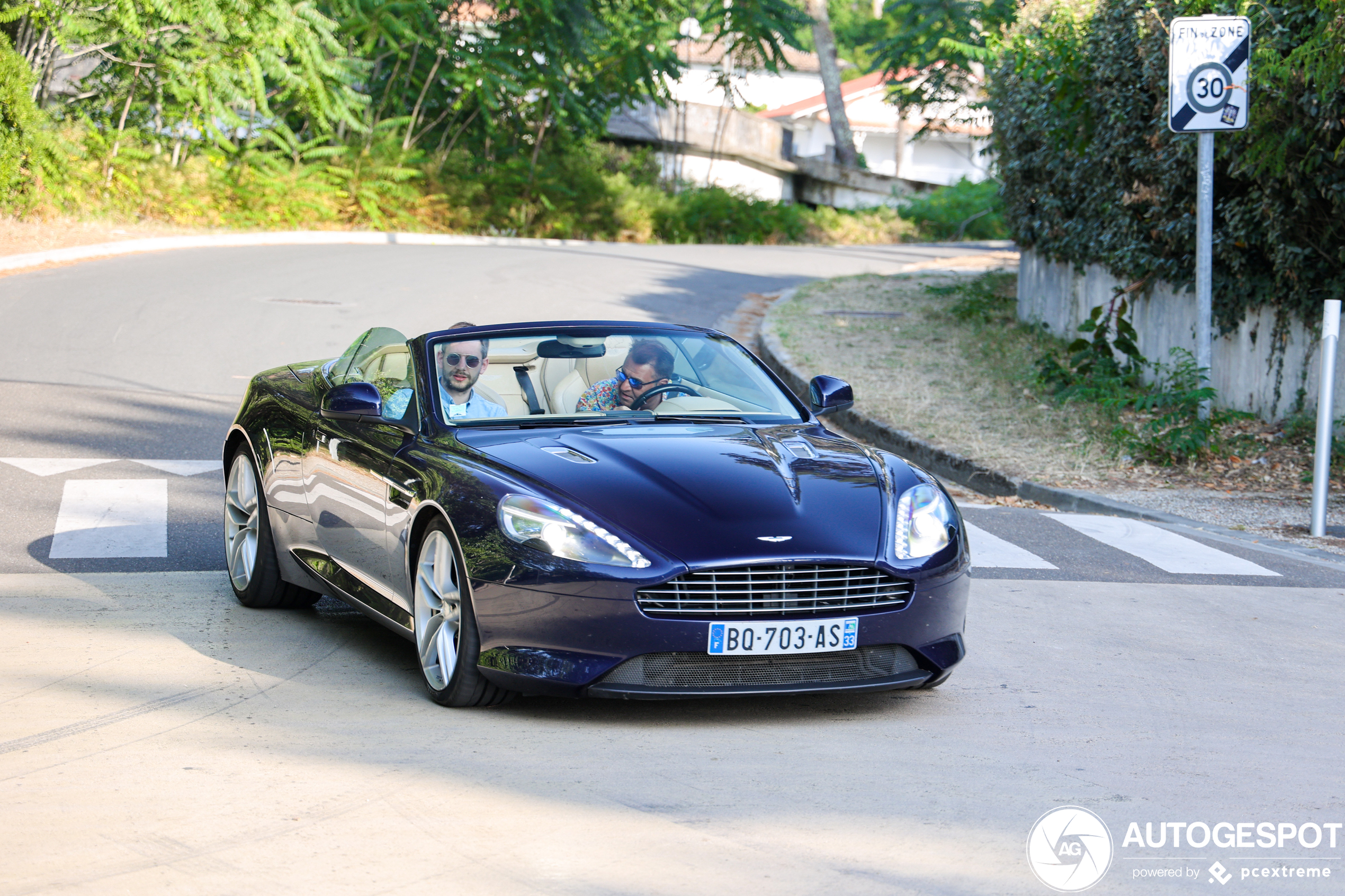 Aston Martin Virage Volante 2011