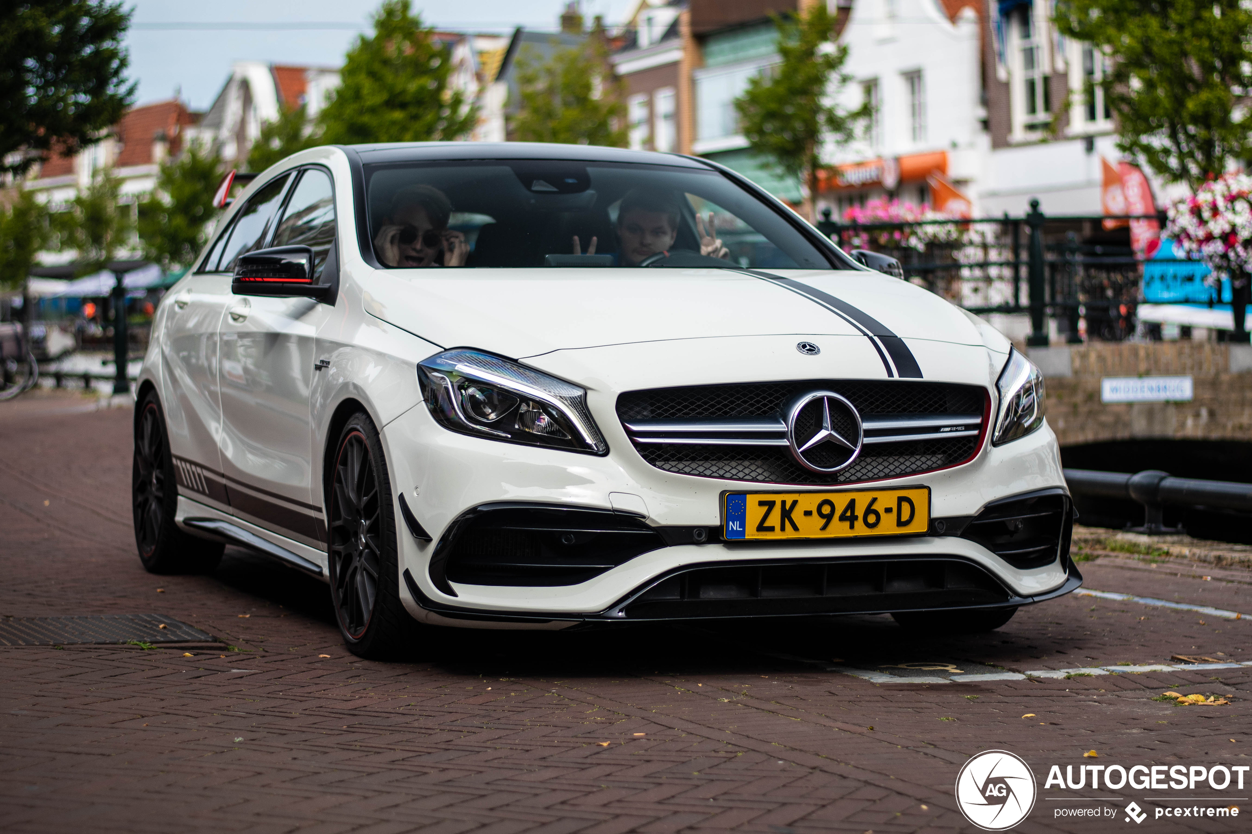 Mercedes-AMG A 45 W176 2015