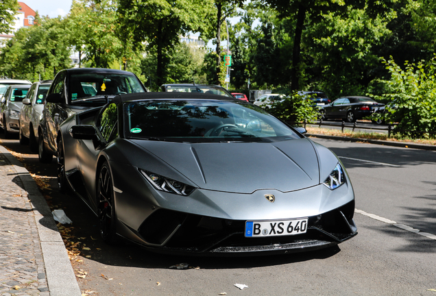 Lamborghini Huracán LP640-4 Performante Spyder