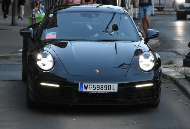 Porsche 992 Carrera 4S