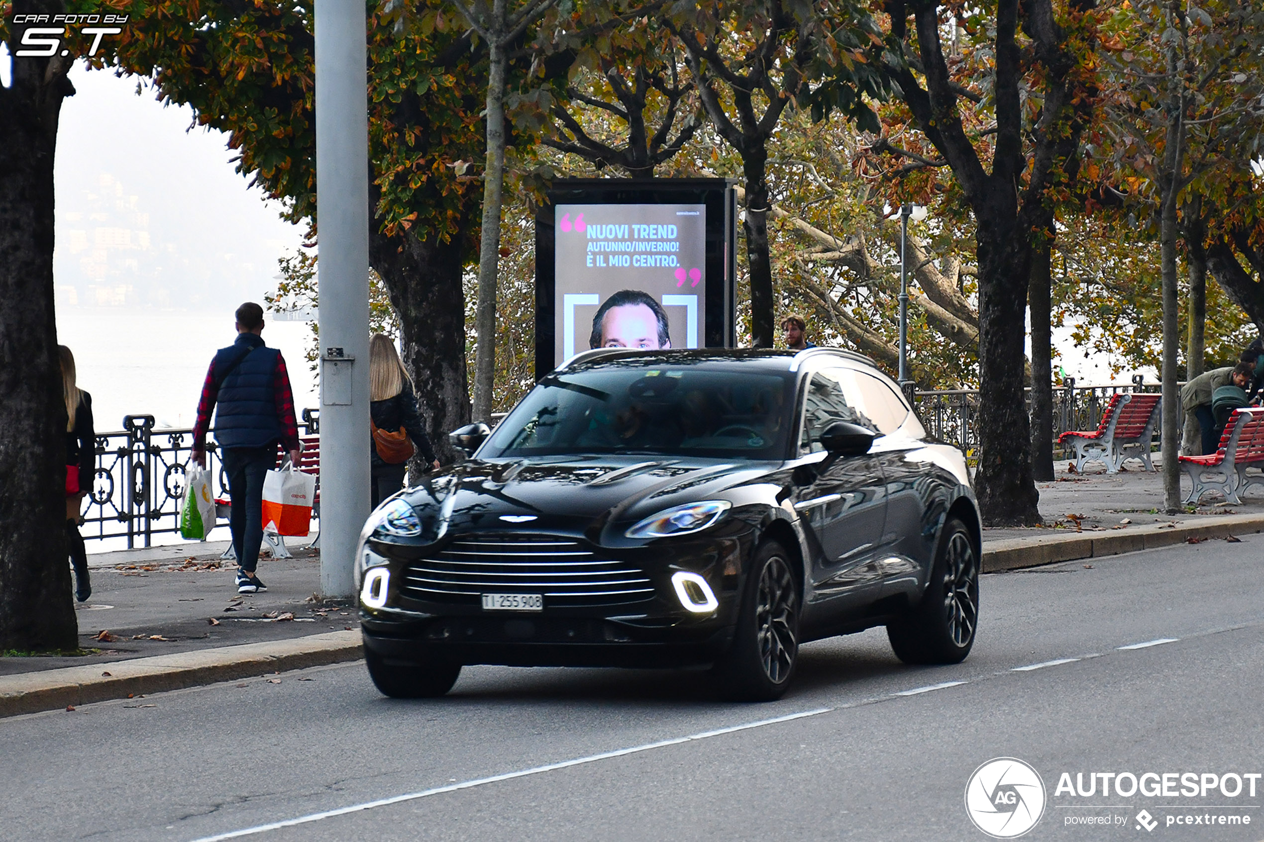 Aston Martin DBX