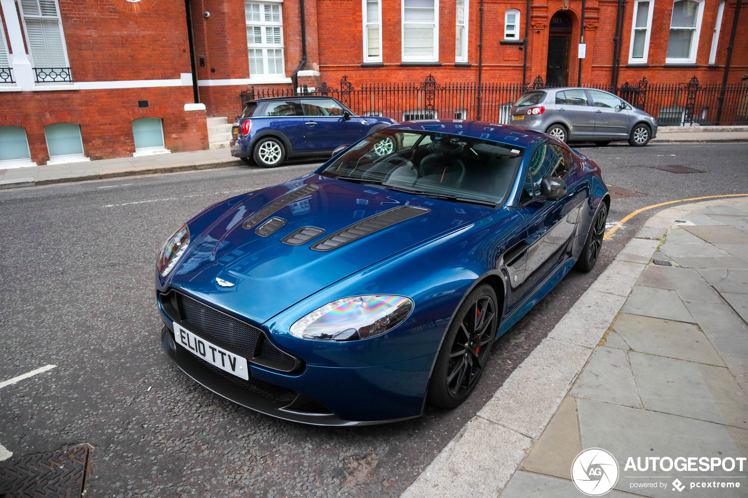 Aston Martin V12 Vantage S