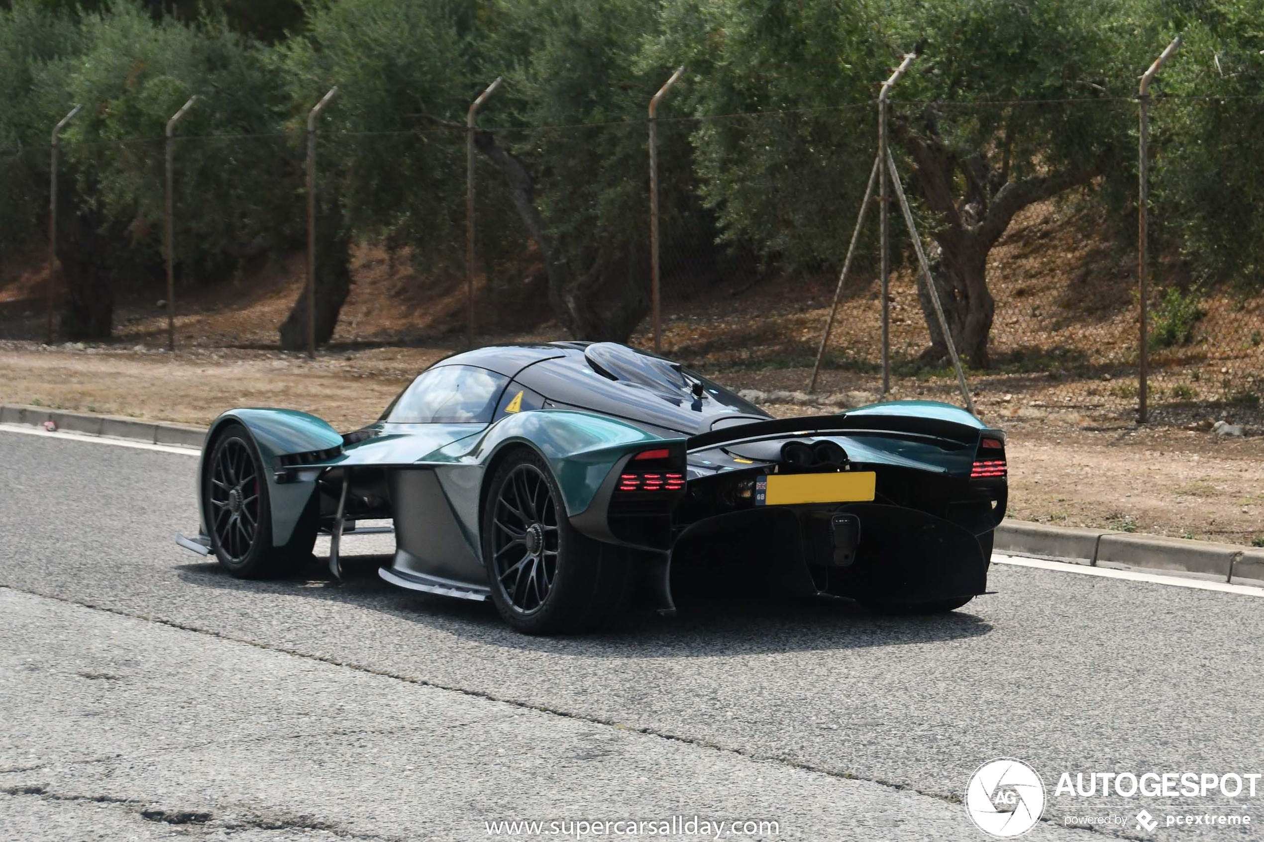 Het testen van de Aston Martin Valkyrie zit er nog niet op