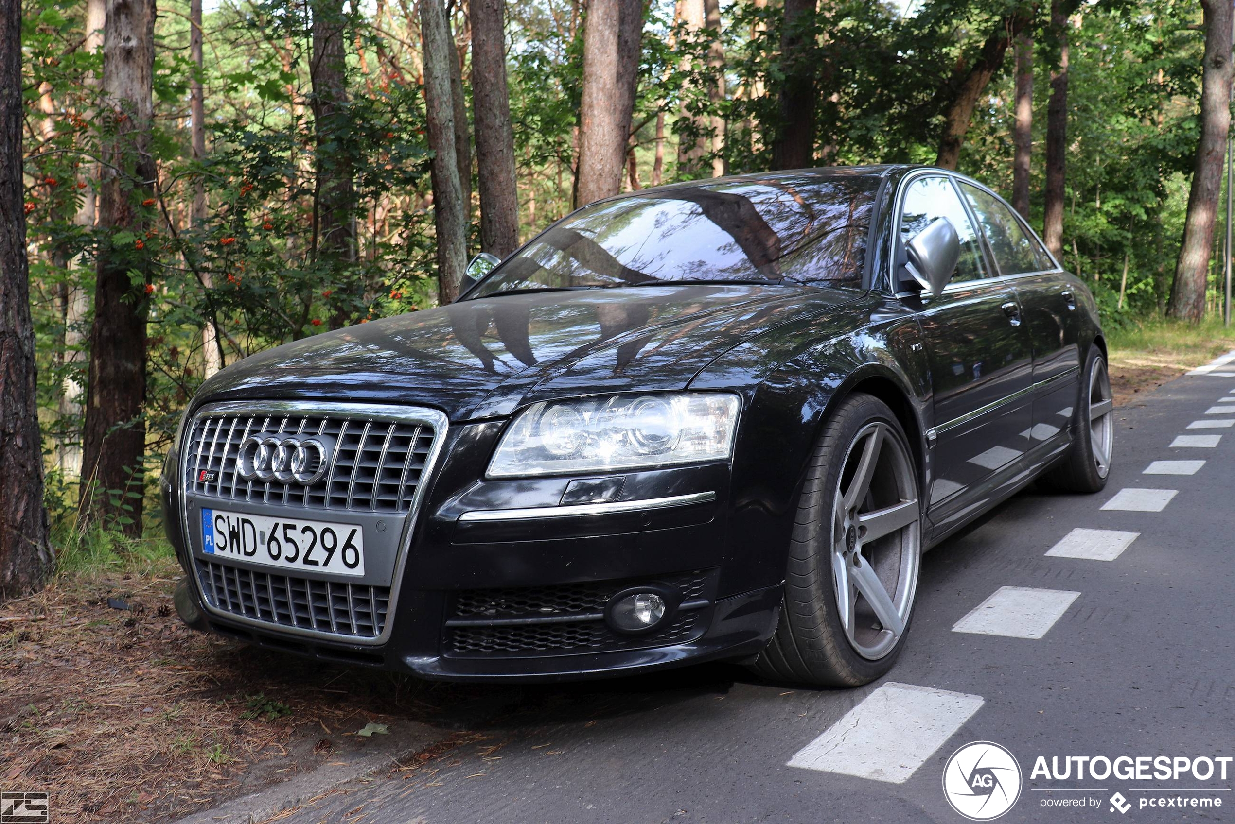 Audi S8 D3