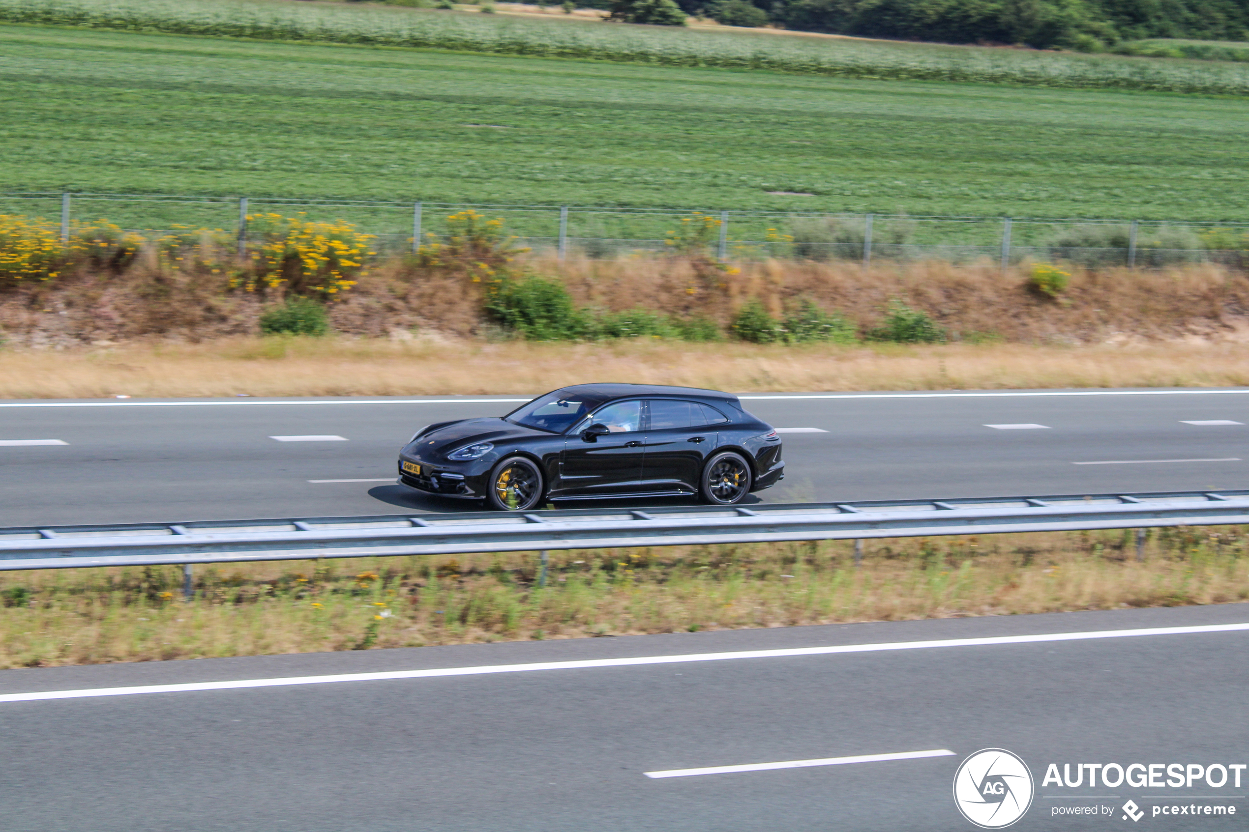 Porsche 971 Panamera GTS Sport Turismo