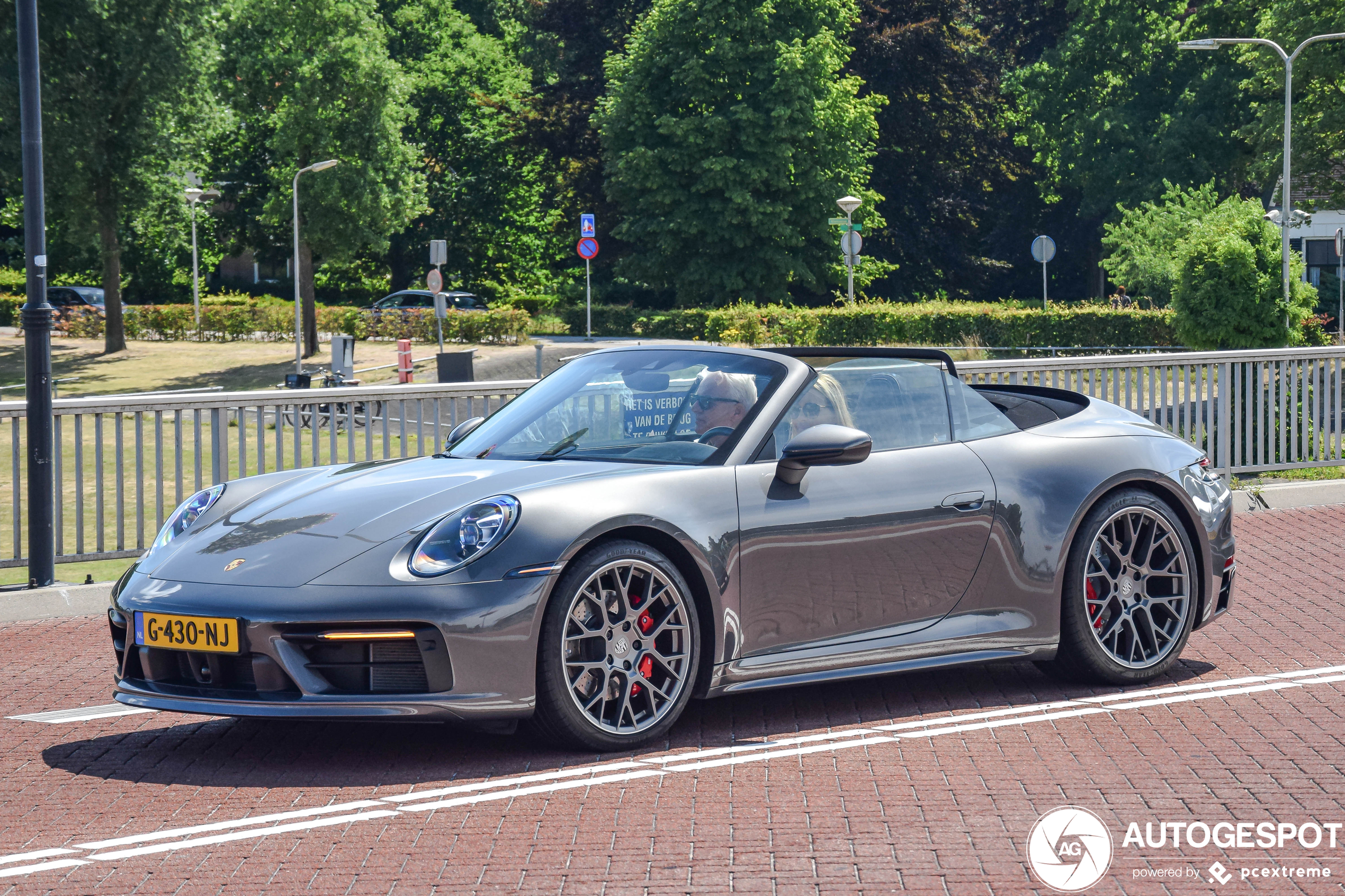 Porsche 992 Carrera 4S Cabriolet