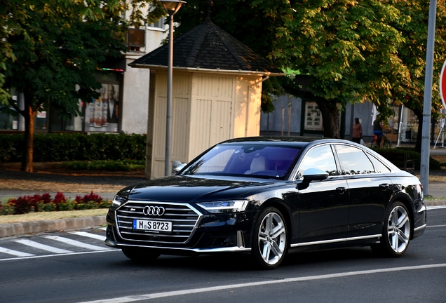 Audi S8 D5