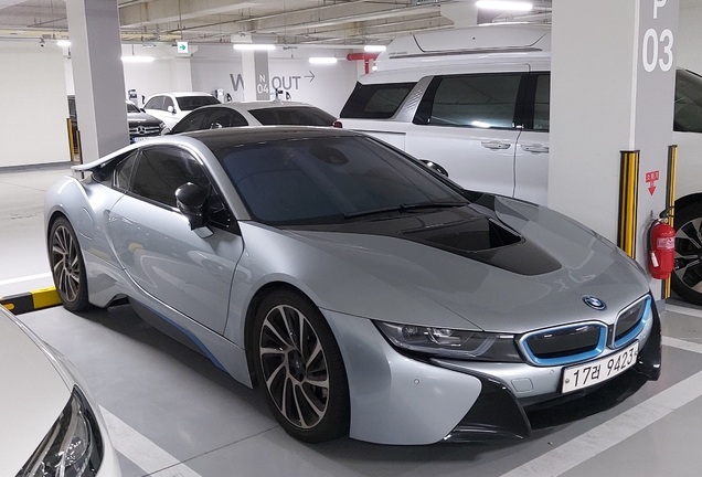 BMW i8