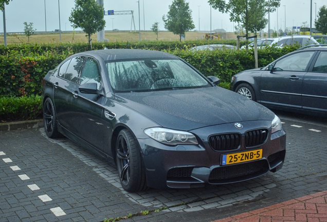 BMW M5 F10 2011