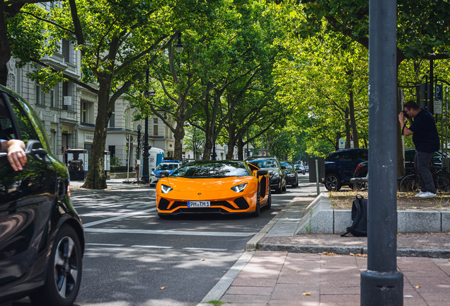 Lamborghini Aventador S LP740-4 Roadster