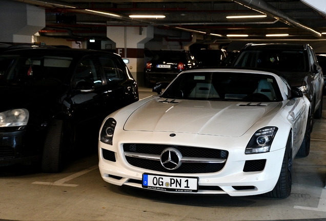 Mercedes-Benz SLS AMG Roadster