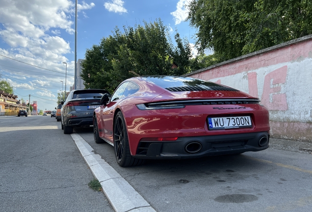 Porsche 992 Carrera 4 GTS