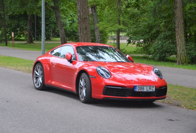 Porsche 992 Carrera 4S