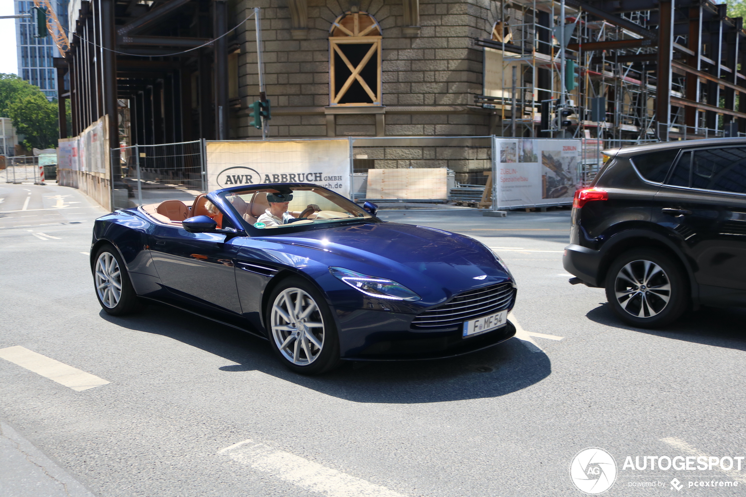 Aston Martin DB11 V8 Volante