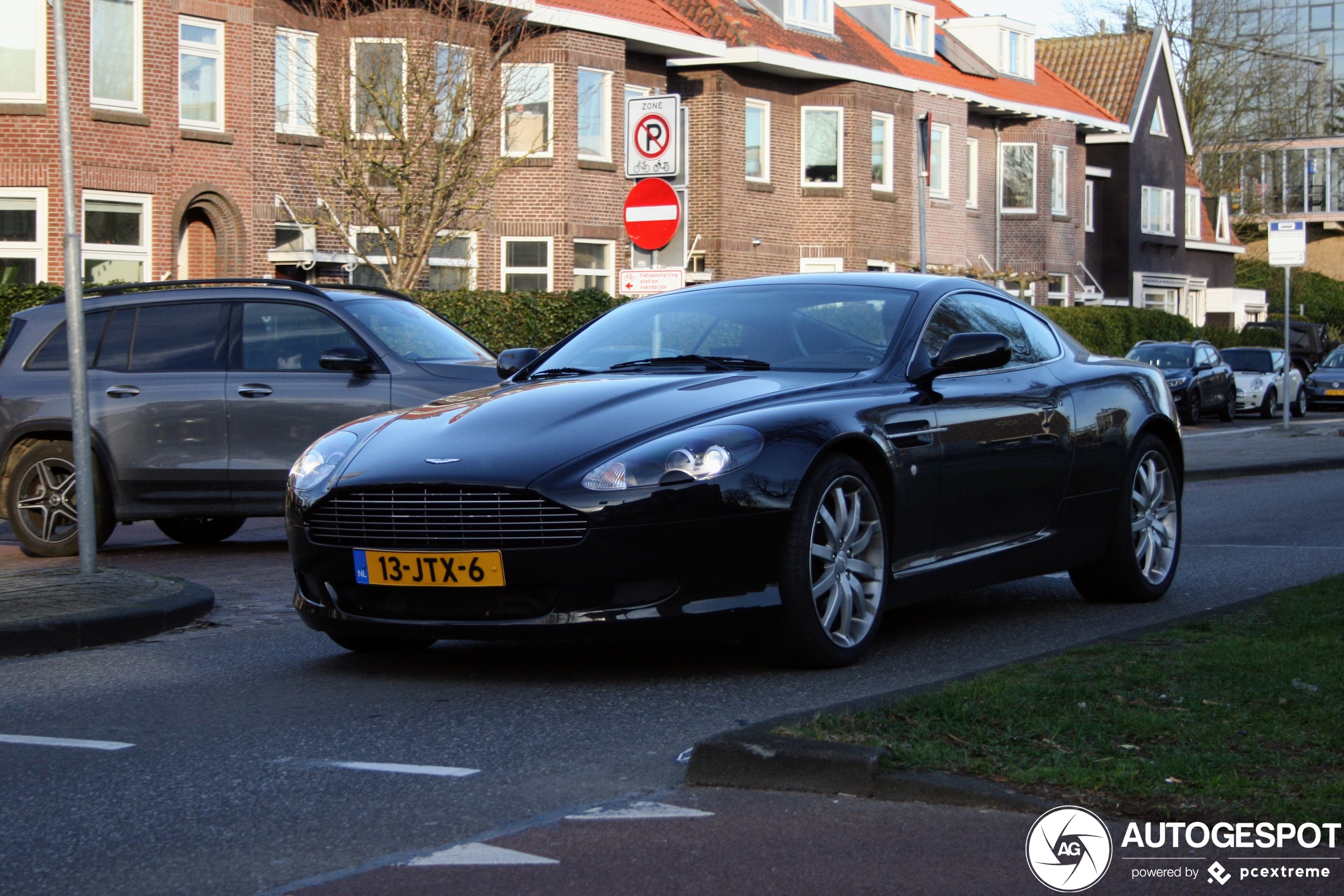 Aston Martin DB9