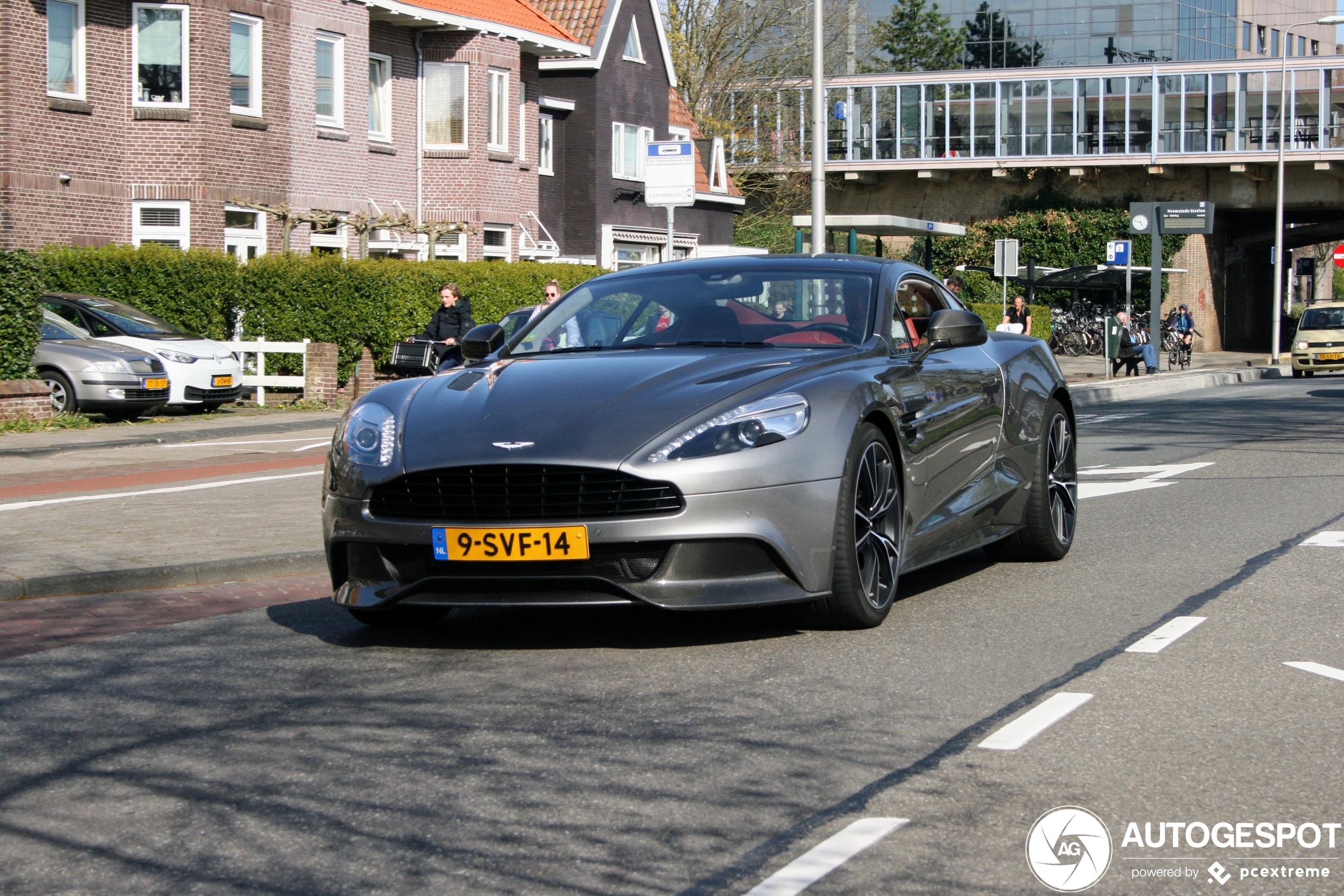 Aston Martin Vanquish 2013