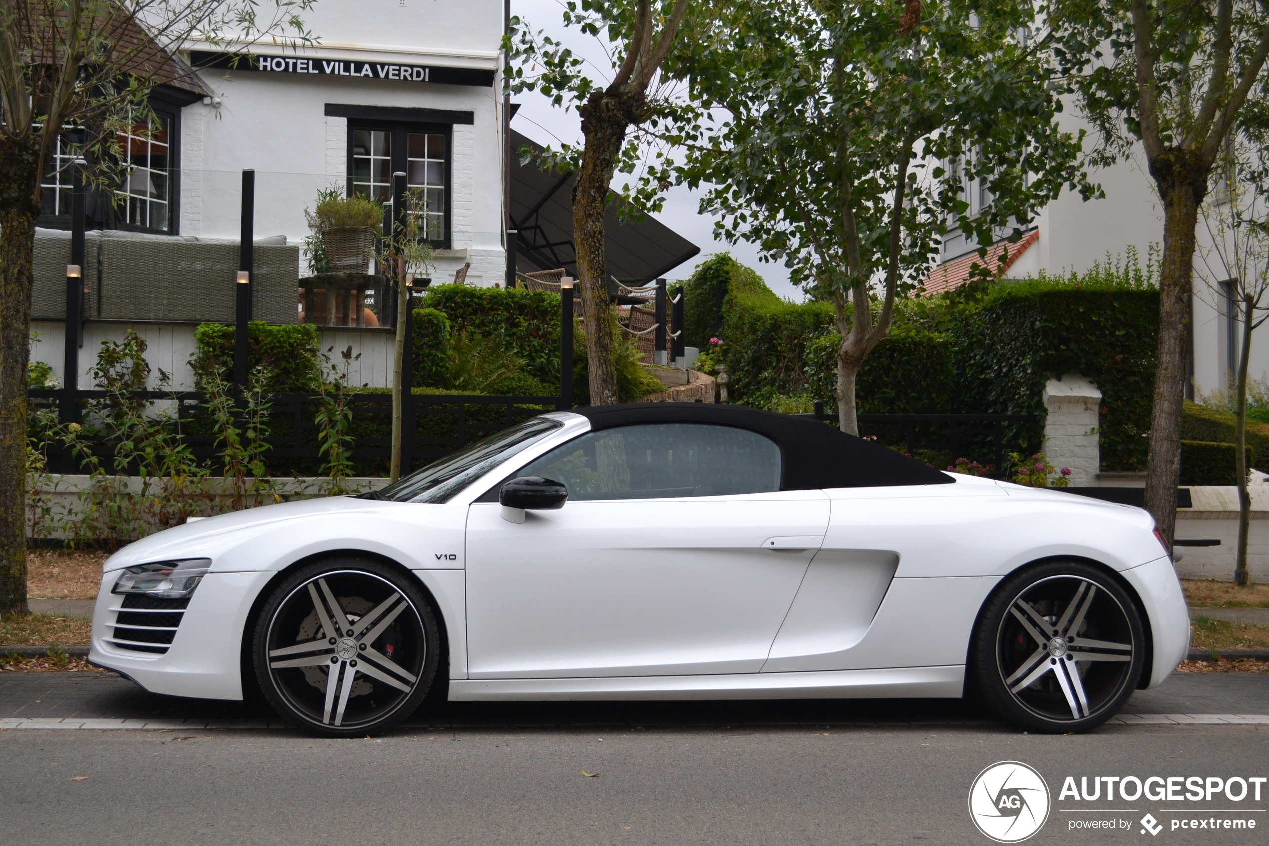 Audi R8 V10 Spyder 2013