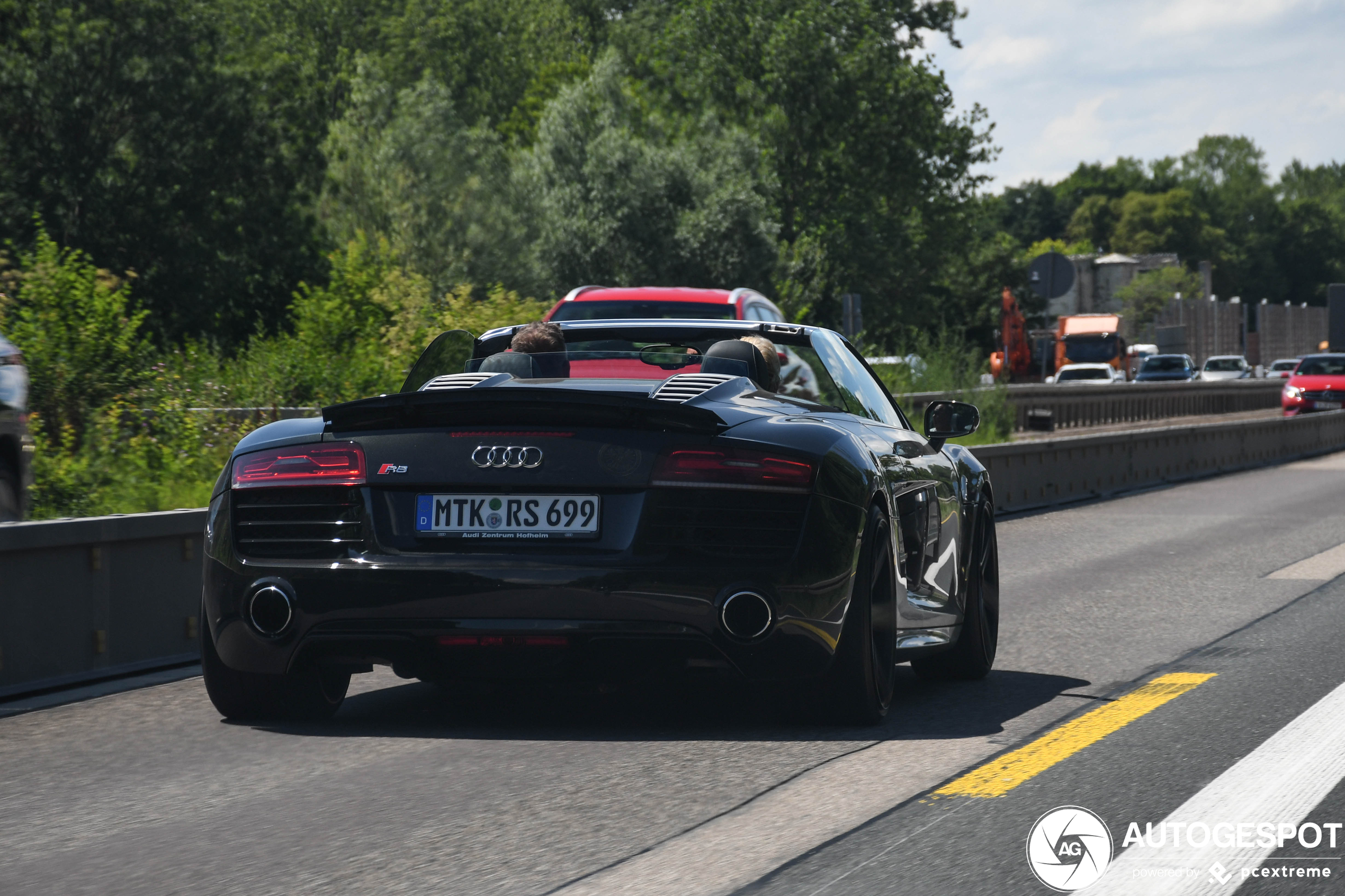 Audi R8 V8 Spyder 2013