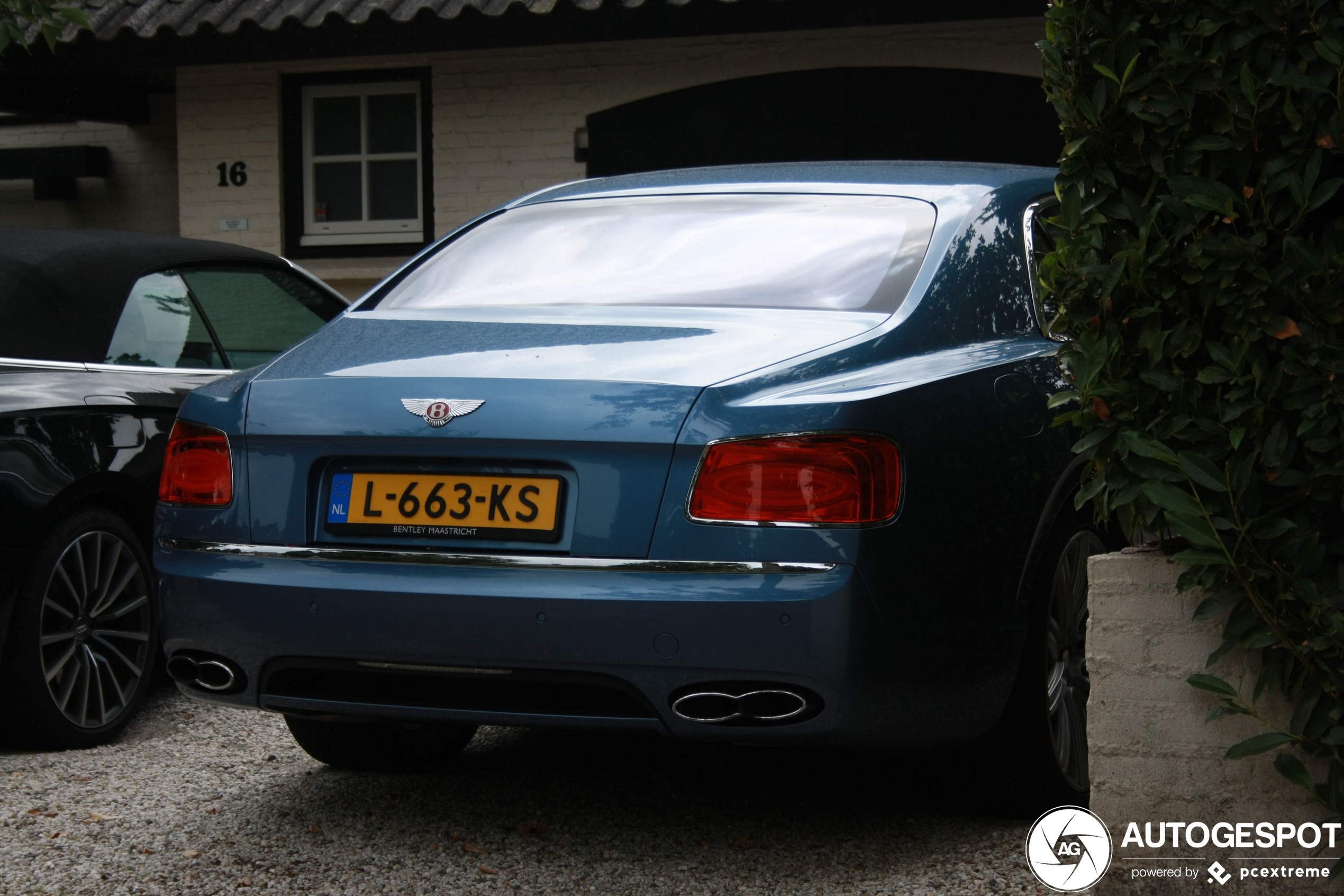 Bentley Flying Spur V8