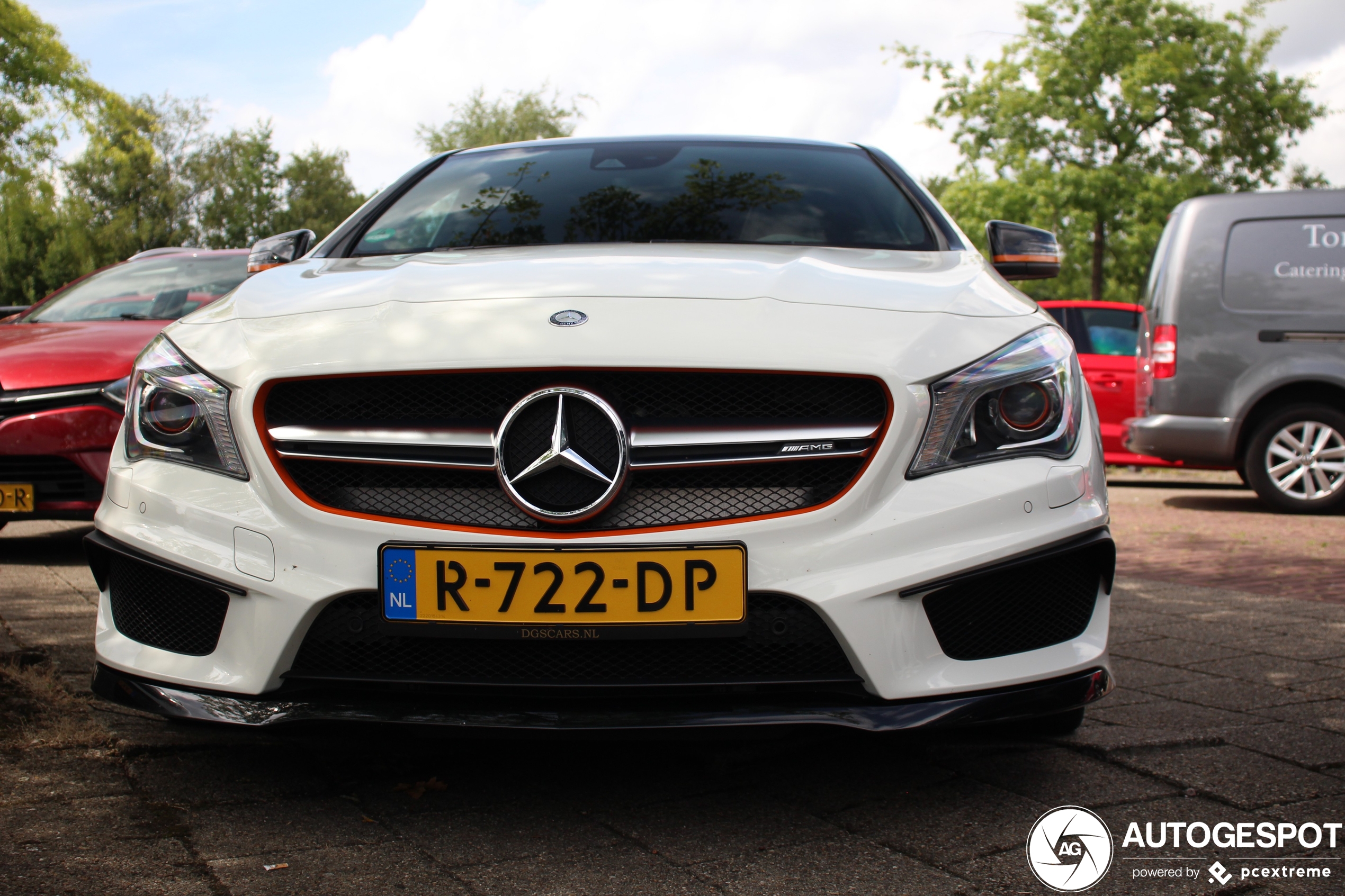 Mercedes-AMG CLA 45 Shooting Brake OrangeArt Edition