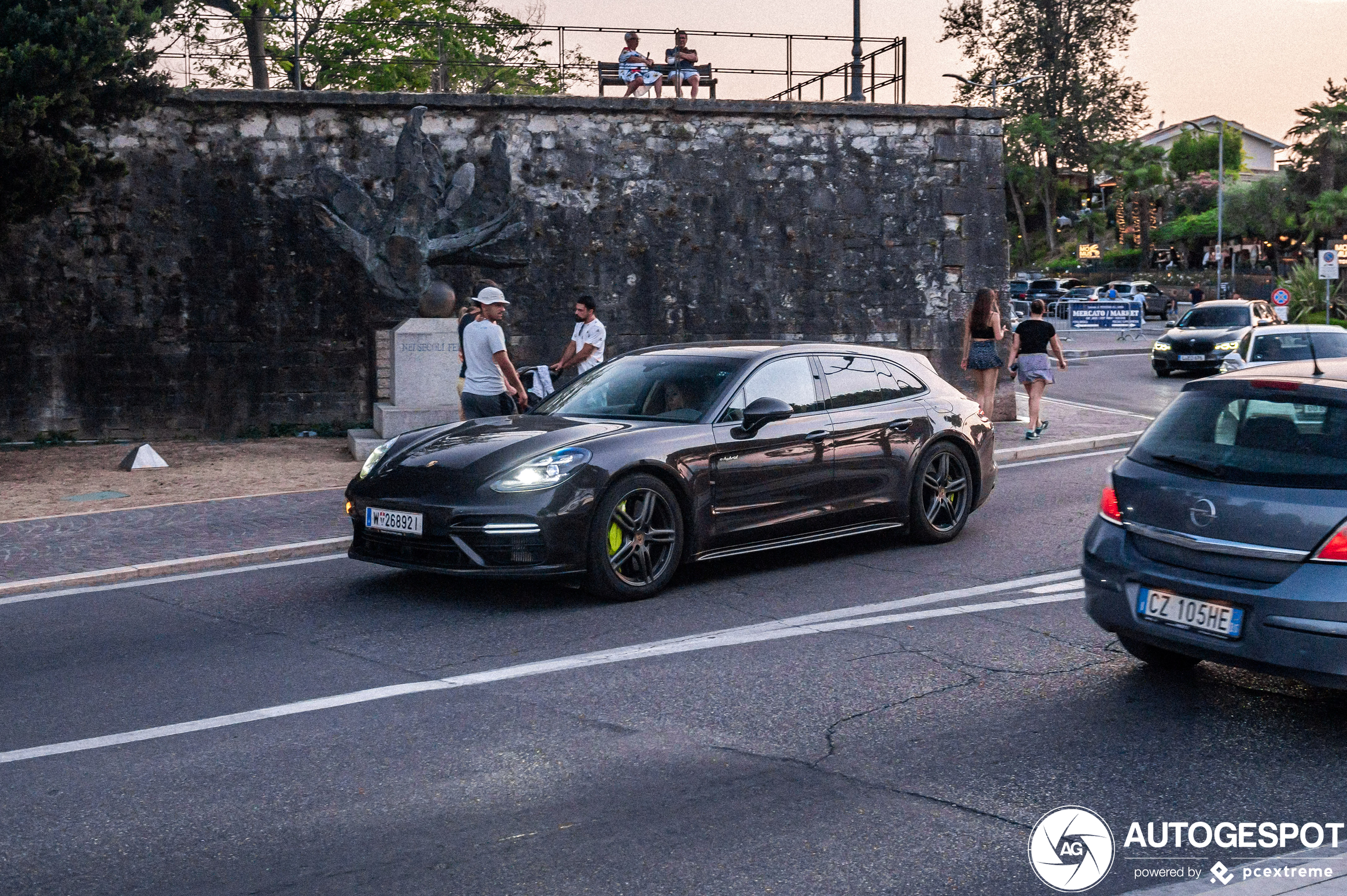 Porsche 971 Panamera Turbo S E-Hybrid Sport Turismo