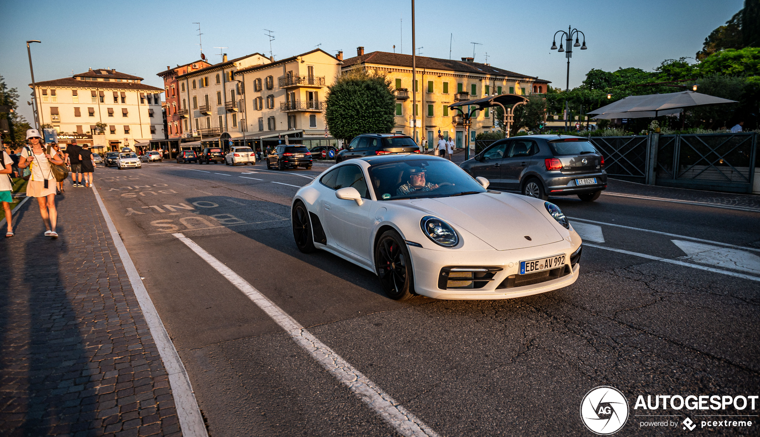 Porsche 992 Carrera 4S