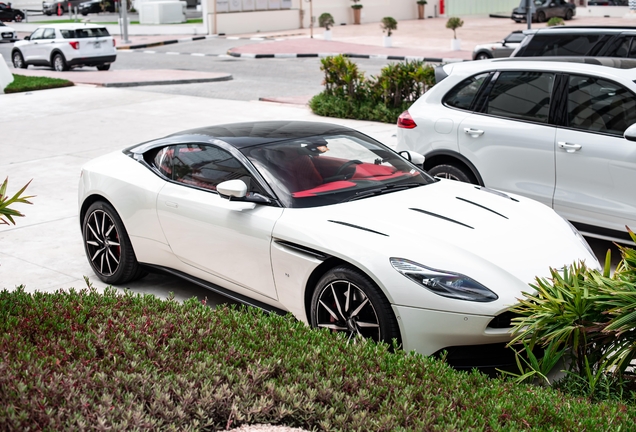 Aston Martin DB11