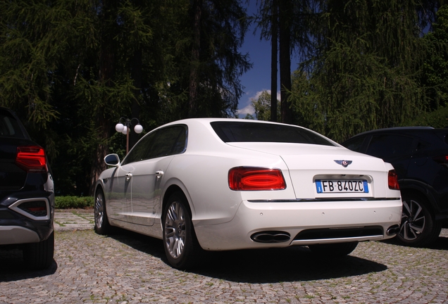 Bentley Flying Spur V8