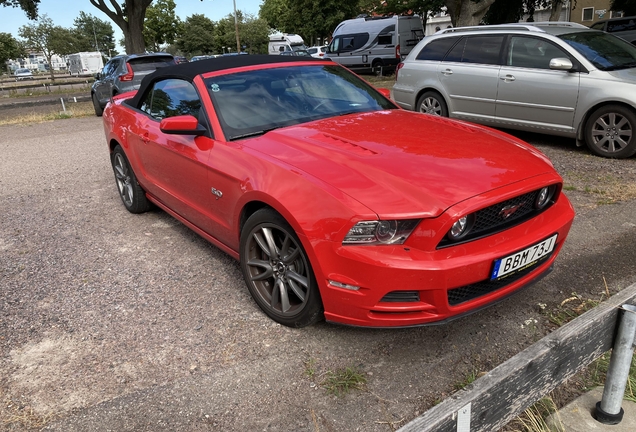 Ford Mustang GT Convertible 2013