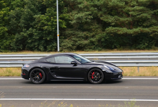 Porsche 718 Cayman S