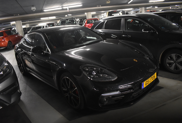 Porsche 971 Panamera Turbo