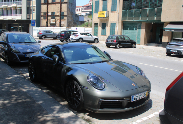 Porsche 992 Carrera 4S